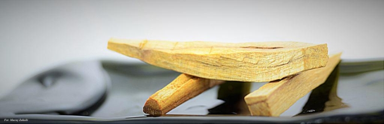 Palo-Santona płaskiej butelce stopionej w piecu do stapiania szkła fusing.